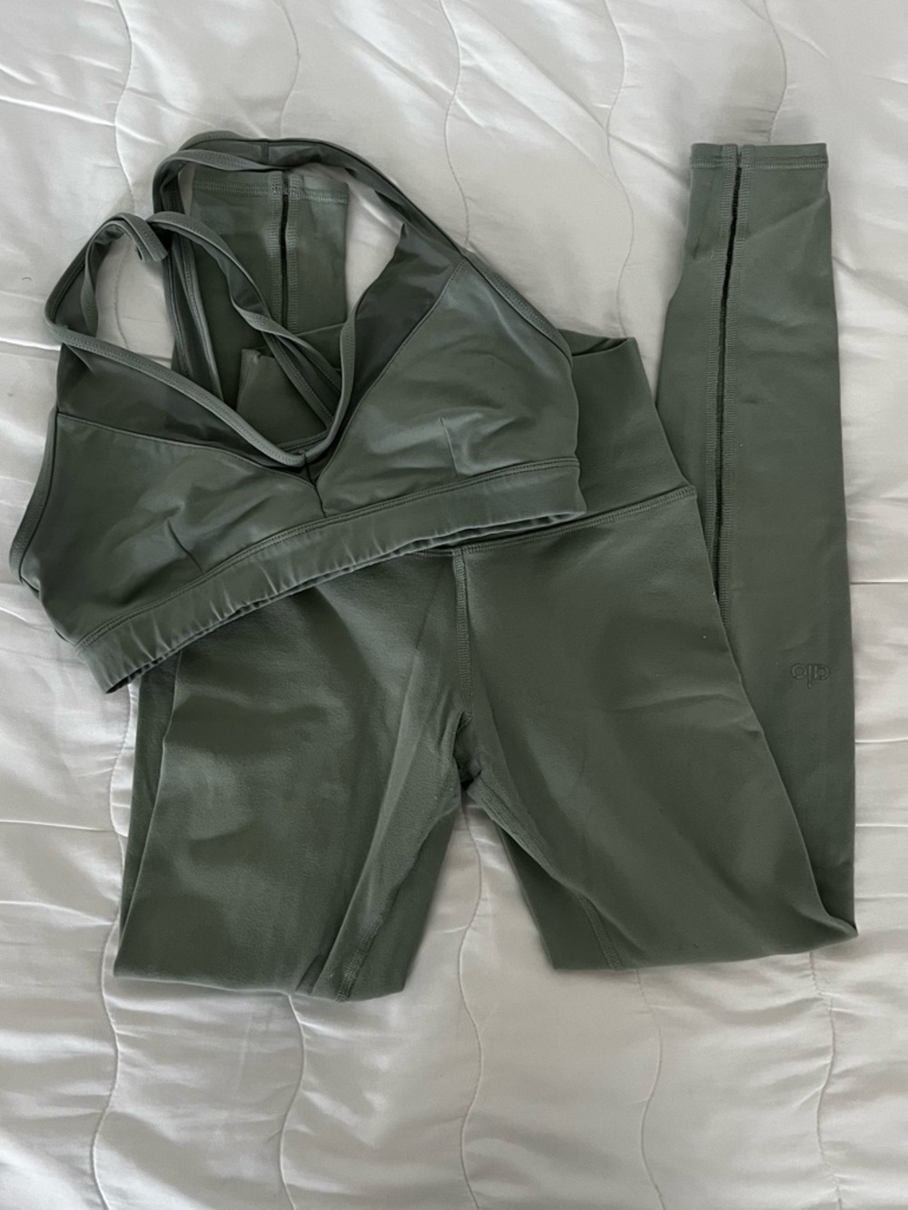 Green Alo Yoga Set